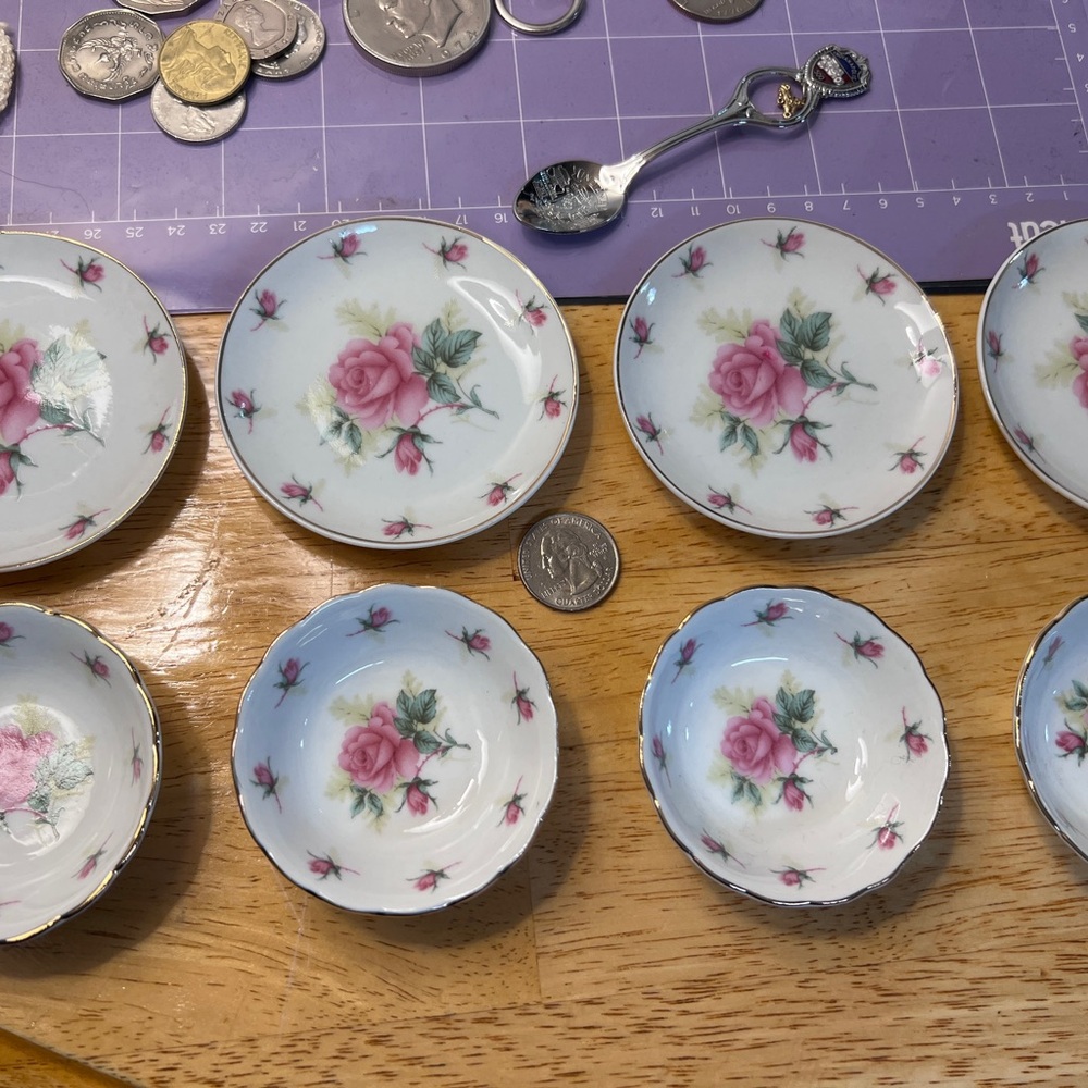 Doll house Floral Porcelain Bowls (2.5”) & Saucer with Gold Trim, Set of 4